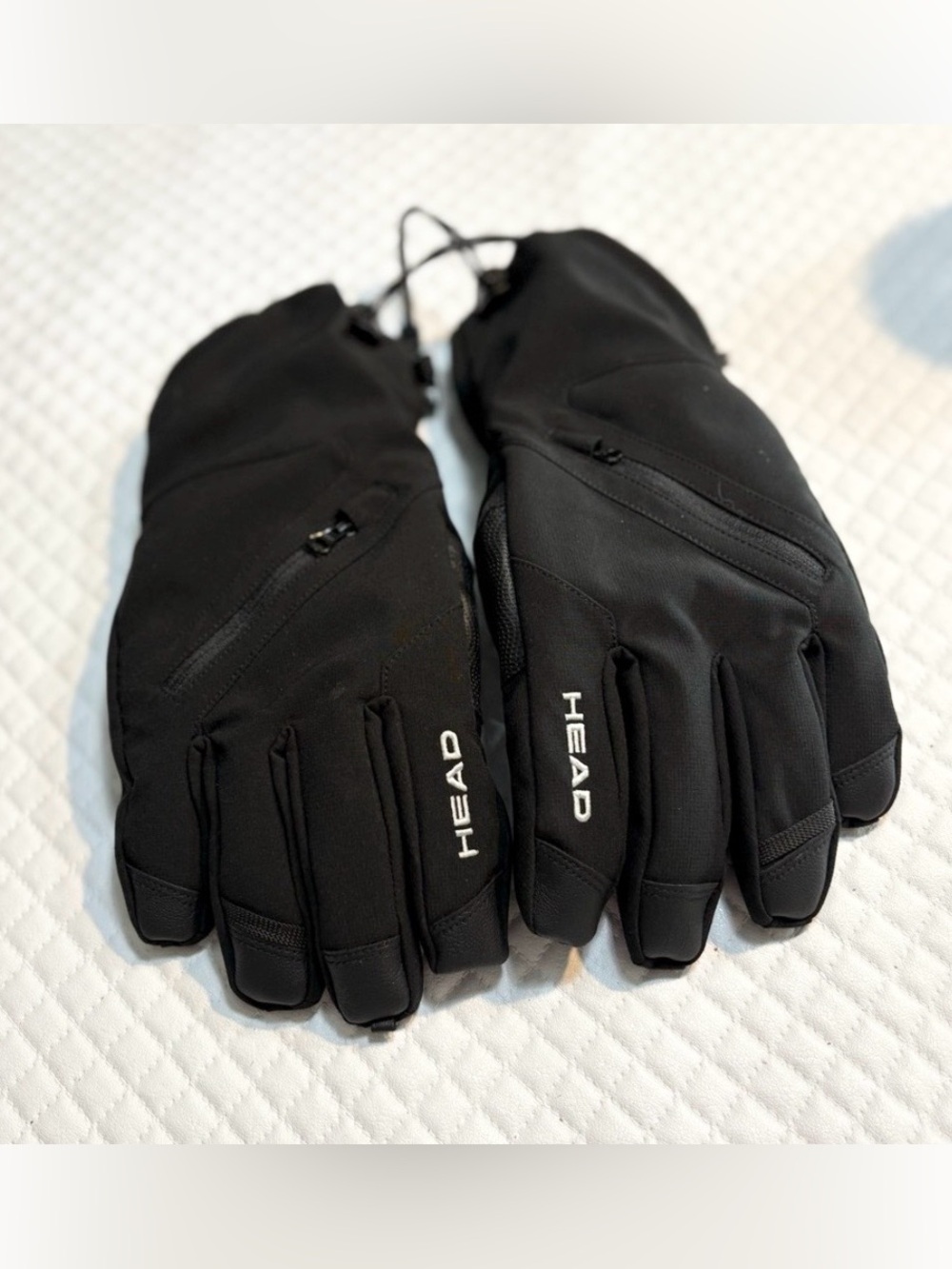 HEAD unisex ski gloves
black polyester construction zippered storage pockets med